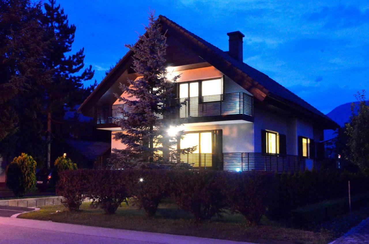 Apartment Galerija Radovljica Exterior photo